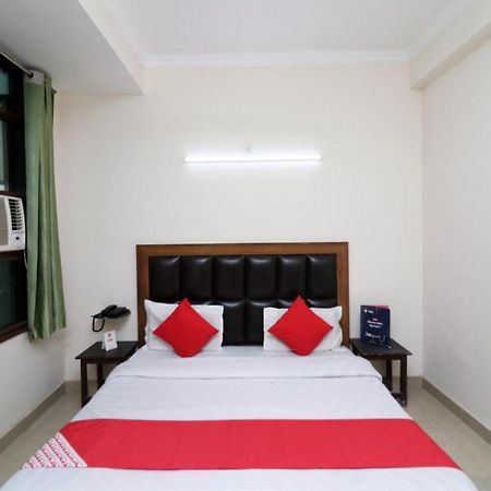 Oyo 24958 Hotel Dayal Belanganj Экстерьер фото