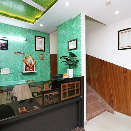 Oyo 24958 Hotel Dayal Belanganj Экстерьер фото