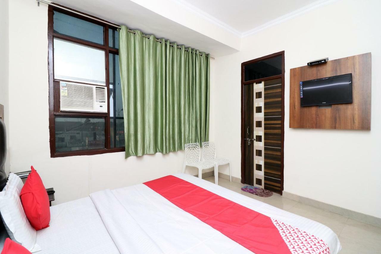 Oyo 24958 Hotel Dayal Belanganj Экстерьер фото
