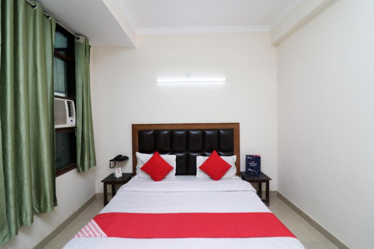 Oyo 24958 Hotel Dayal Belanganj Экстерьер фото