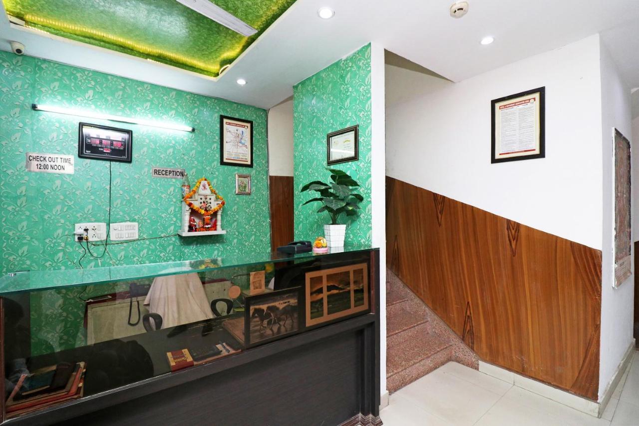 Oyo 24958 Hotel Dayal Belanganj Экстерьер фото