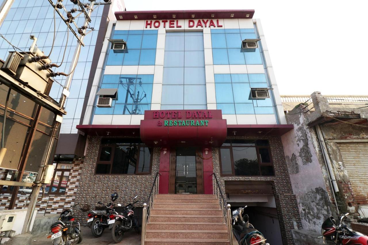 Oyo 24958 Hotel Dayal Belanganj Экстерьер фото