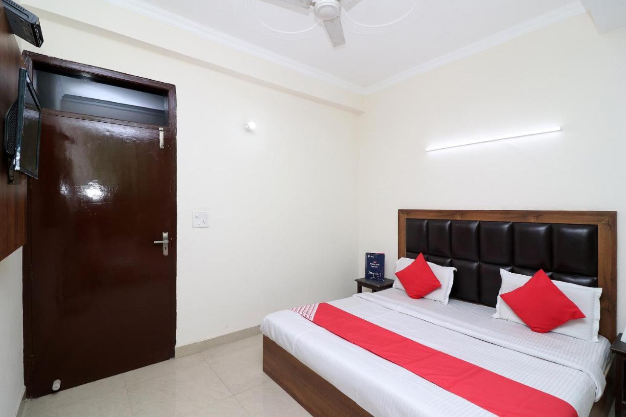 Oyo 24958 Hotel Dayal Belanganj Экстерьер фото