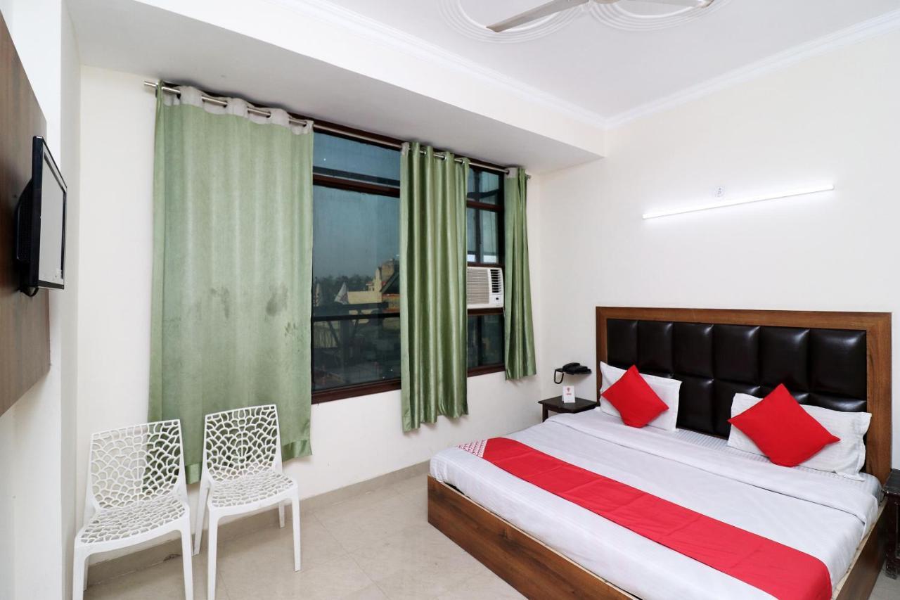 Oyo 24958 Hotel Dayal Belanganj Экстерьер фото