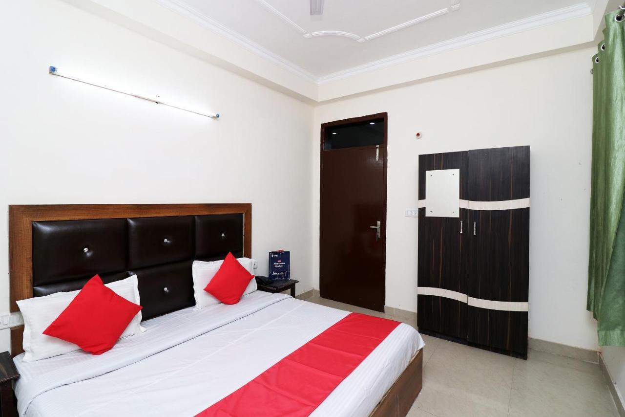 Oyo 24958 Hotel Dayal Belanganj Экстерьер фото