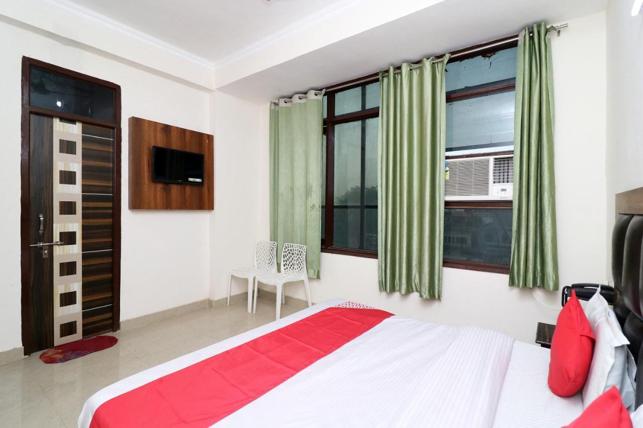 Oyo 24958 Hotel Dayal Belanganj Экстерьер фото