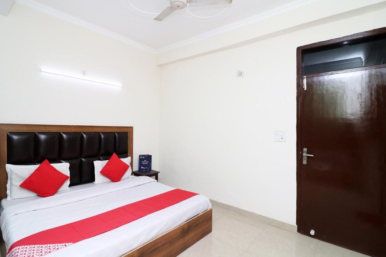 Oyo 24958 Hotel Dayal Belanganj Экстерьер фото